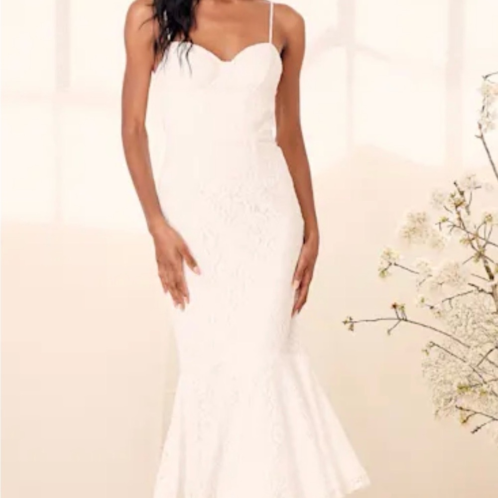 Lulus- M- Elegant White Lace Mermaid Dress with Spaghetti Straps
